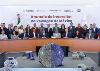 Anuncian inversión de VW en Puebla por mil mdd en electromovilidad