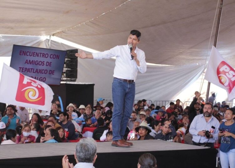 Lalo Rivera visita Acajete y Tepatlaxco, señalan falta de espacios deportivos