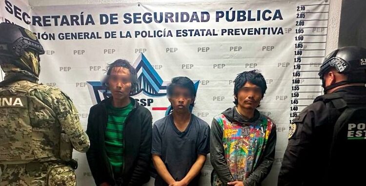 SSP y Semar detienen a tres narcomenudistas en Puebla