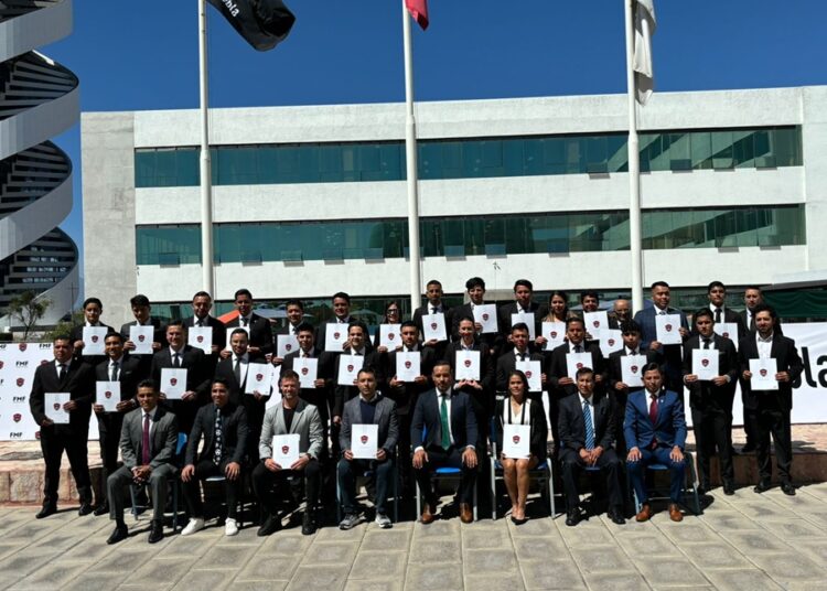 Alumnos generación 2021-2023 y 2022-2023 se gradúan del SNC Campus Puebla