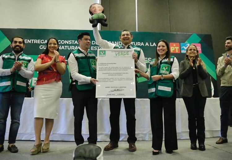 Partido Verde entrega constancia de candidatura a Armenta