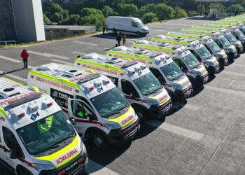 Céspedes preside entrega de 23 ambulancias y 5 mastógrafos