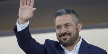 Respetaremos la ley electoral, pero seguiremos trabajando: Adán Domínguez