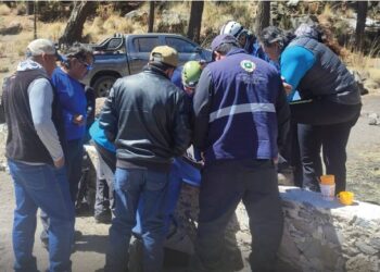 Más de 40 rescatistas buscan a alpinista en el Pico de Orizaba