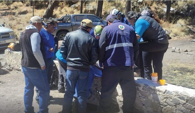 Más de 40 rescatistas buscan a alpinista en el Pico de Orizaba