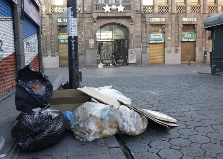 Multas por sacar basura fuera de horario establecido aumenta 35%