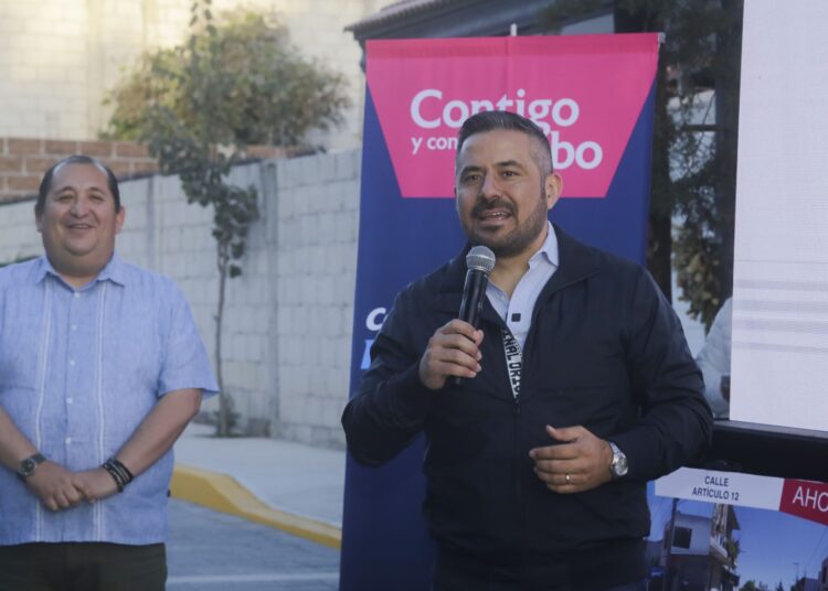Adán Domínguez entrega obra pública en San Baltazar Tetela