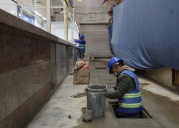 Ayuntamiento evalúa obras de mantenimiento preventivo en mercados