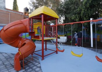 Adán Domínguez entrega nuevo espacio público en Galaxia Castillotla