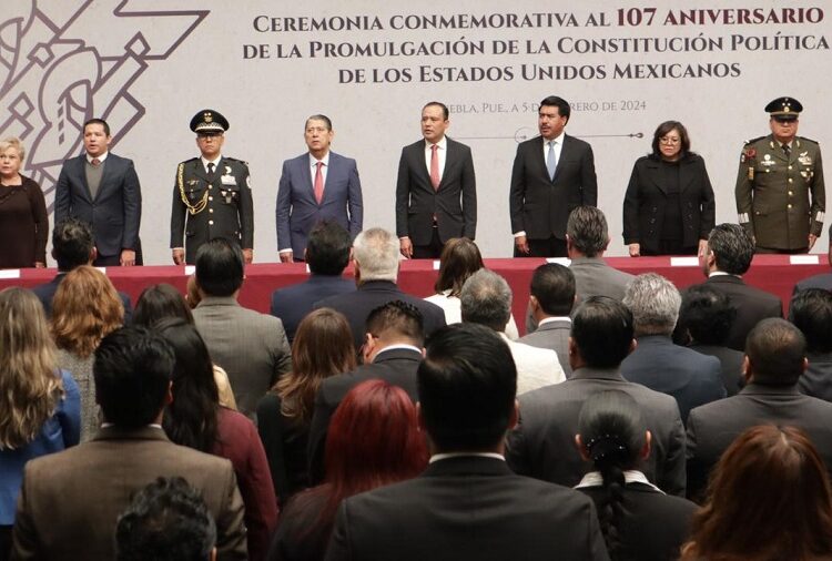 Conmemoran 107 aniversario de la promulgación de la Constitución Mexicana