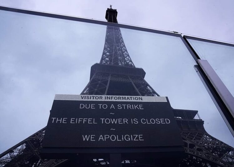 Trabajadores cierran Torre Eiffel por huelga
