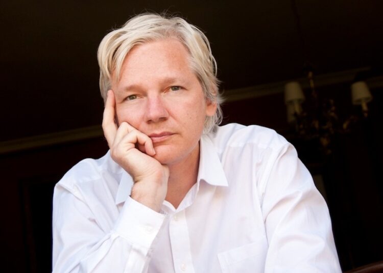 Julian Assange lucha contra ser extraditado a EEUU