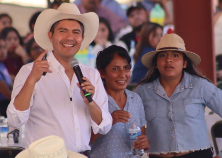Lalo Rivera resalta el trabajo de las mujeres de la mixteca poblana