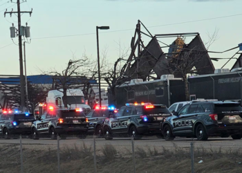 Derrumbe en aeropuerto de Idaho deja 3 muertos y 9 heridos