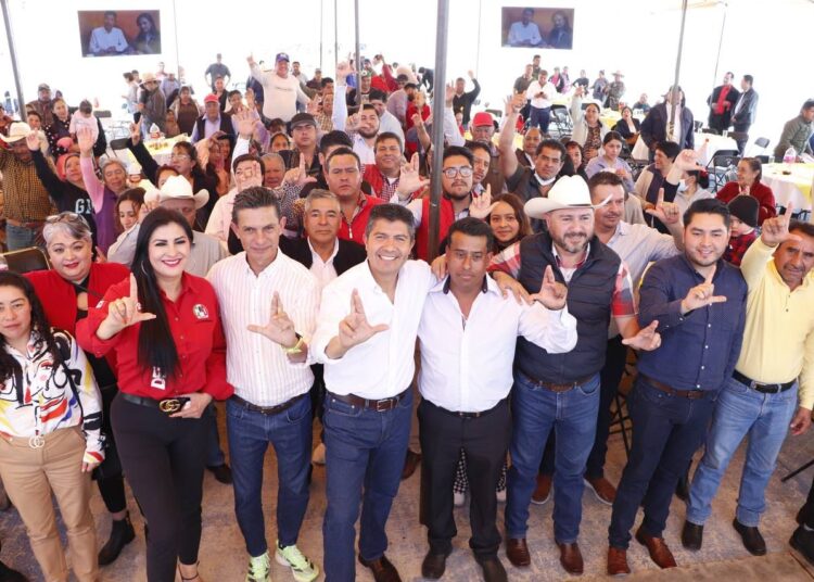 Gobiernos y sociedad deben garantizar un mejor futuro: Lalo Rivera