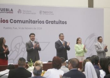 Sergio Céspedes y Gaby Bonilla asisten a ceremonia de matrimonios colectivos