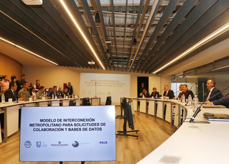 Fiscalía de Puebla firma convenio con fiscalías vecinas para interconectar bases de datos