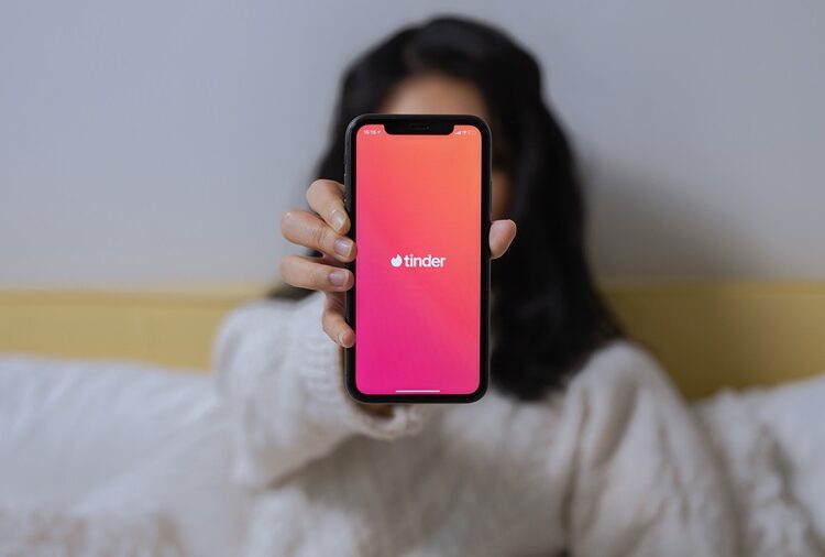 ¿Quieres un date para el 14? ¡Aguas! Estos son algunos peligros de las ‘apps’ de citas