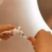 ¿Es recomendable lavarse los dientes después de comer?