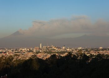 Mejora calidad del aire tras reducción de lluvia de ceniza volcánica