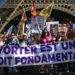Francia, primer país en incluir el derecho al aborto en la Constitución