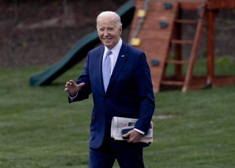 Biden firma un nuevo paquete presupuestario tras la aprobación del Congreso