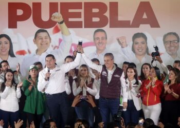 Arrancan campaña Armenta y Chedraui en el Zócalo