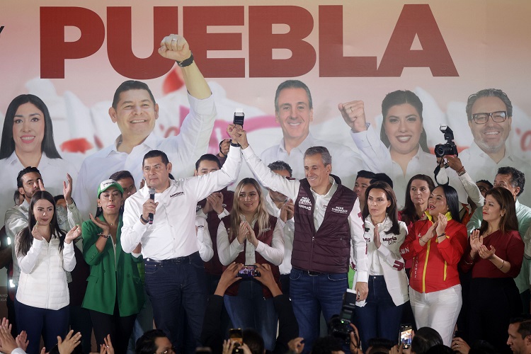 Arrancan campaña Armenta y Chedraui en el Zócalo