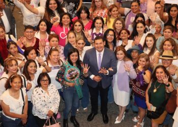 Mujeres, arquitectas del futuro de Puebla: Alejandro Armenta