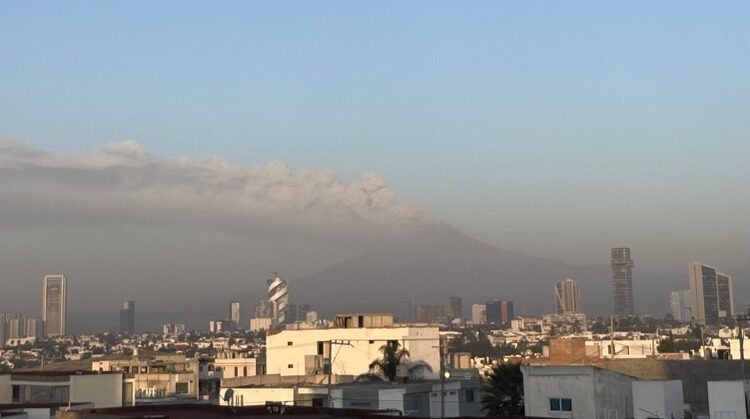 Ceniza alcanza a 9 municipios de zona metropolitana a Puebla y Atlixco