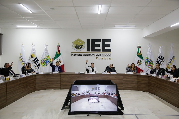 IEE valida candidaturas a la gubernatura