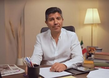 Lalo Rivera presenta 10 acciones para cambiar el rumbo de Puebla