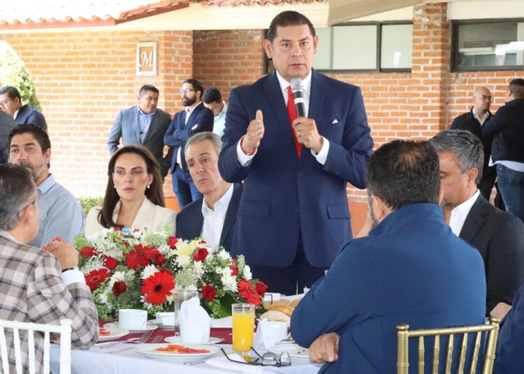 Trabajo coordinado para el desarrollo empresarial de Puebla: Armenta