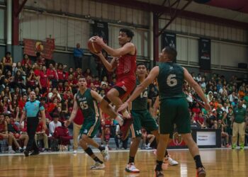 Las Águilas Upaep derrotan a la Udlap en basquetbol