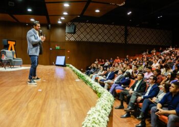 Alan Inman destaca el papel del emprendimiento con estudiantes de la Anáhuac