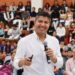 Universitarios de Teziutlán platican con Lalo Rivera