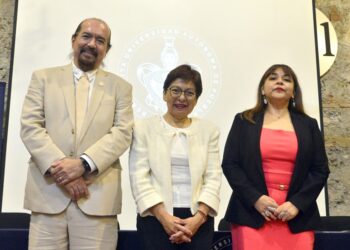 Lilia Cedillo toma protesta a Josefina Manjarrez nueva directora de la FFyL