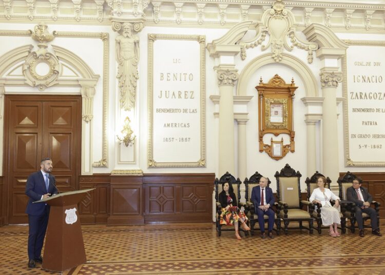 Ayuntamiento reconoce a Antonio Largo como ‘Visitante Distinguido’