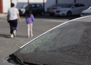 Segob pide calma ante lluvia de ceniza volcánica