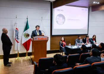 Instalan mesa de finanzas Capítulo Universitario Anáhuac Puebla