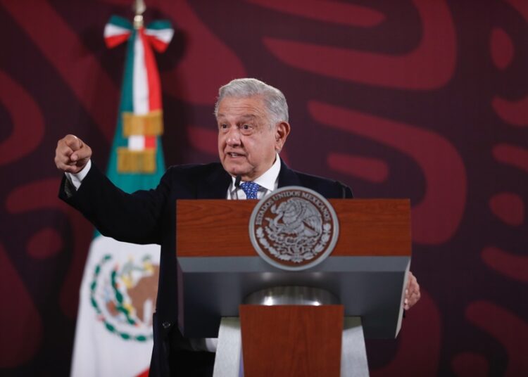 AMLO confirma 2 desaparecidos en derrumbe de puente en Baltimore