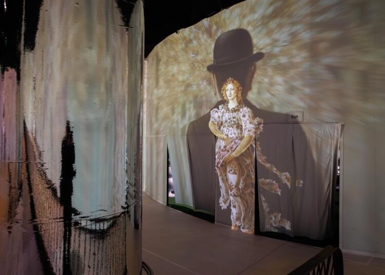 Exposición inmersiva de Magritte podría dar la vuelta al mundo