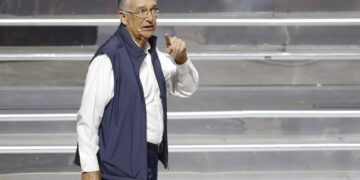 AMLO denuncia que Salinas Pliego se niega a pagar sus deudas fiscales