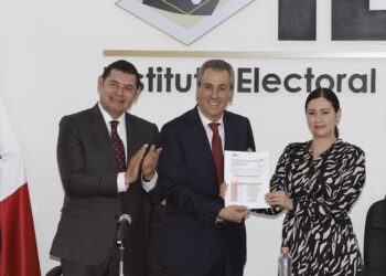 Alejandro Armenta y Pepe Chedraui se registran ante el IEE