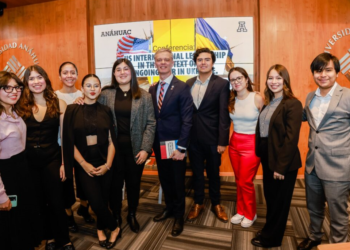 Estudiantes Anáhuac exploran con Andrzej Demczuk el liderazgo internacional de EUA