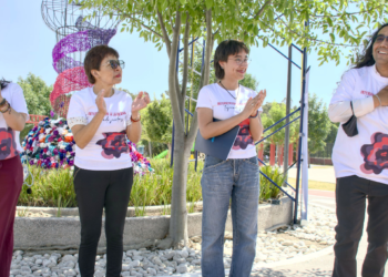 Se presenta el proyecto “Intervención a la Reina. Tejiendo juntas”, en el Parque del Ajedrez