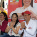 Cálido recibimiento de habitantes de la mixteca poblana a Lalo Castillo y Liz Sánchez
