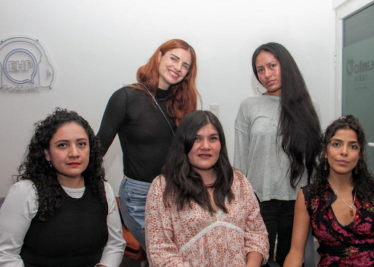 Voces viento: antología de poesía de mujeres que colaboran y se admiran entre sí
