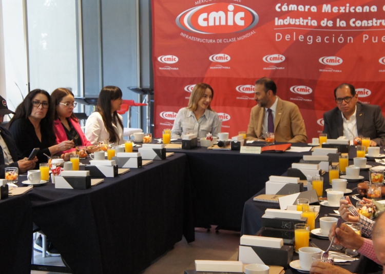 Dialoga la CMIC con empresas afines