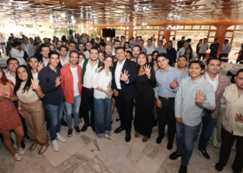 Armenta dialoga con jóvenes empresarios poblanos sobre el futuro de Puebla